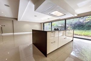 Photo 15- click for photo gallery